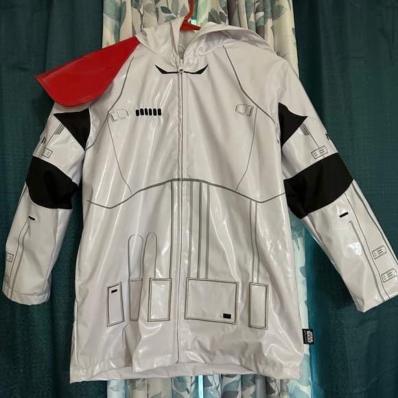 Lined Star Wars rain coat from the Disney Store NWOT - Picture 1 of 4